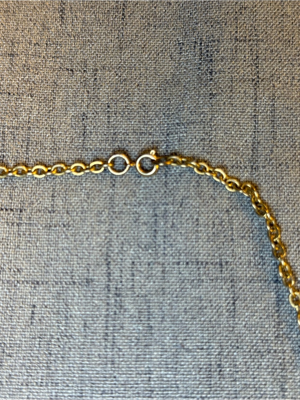 Vintage 1960s Gold Tone Boho Bib Necklace, Textured Circles & Leaf Fringe Charms - Picture 6 of 11